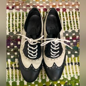 Born Women's Ashleigh Wingtip Oxford Black & White Leather Lace Up Shoes Size 8